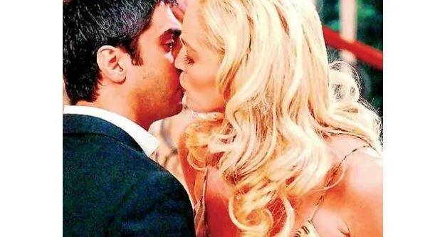 Sharon Stone'den yıllar sonra bomba itiraf. Kurtlar Vadisi’nde Necati Şaşmaz’la sahnesi olay olmuştu. Sette gördükleri şoke etti - Resim: 5